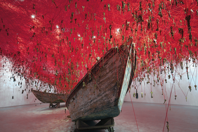 chiharu-shiota-the-key-in-the-hand-venice-art-biennale-designboom-02